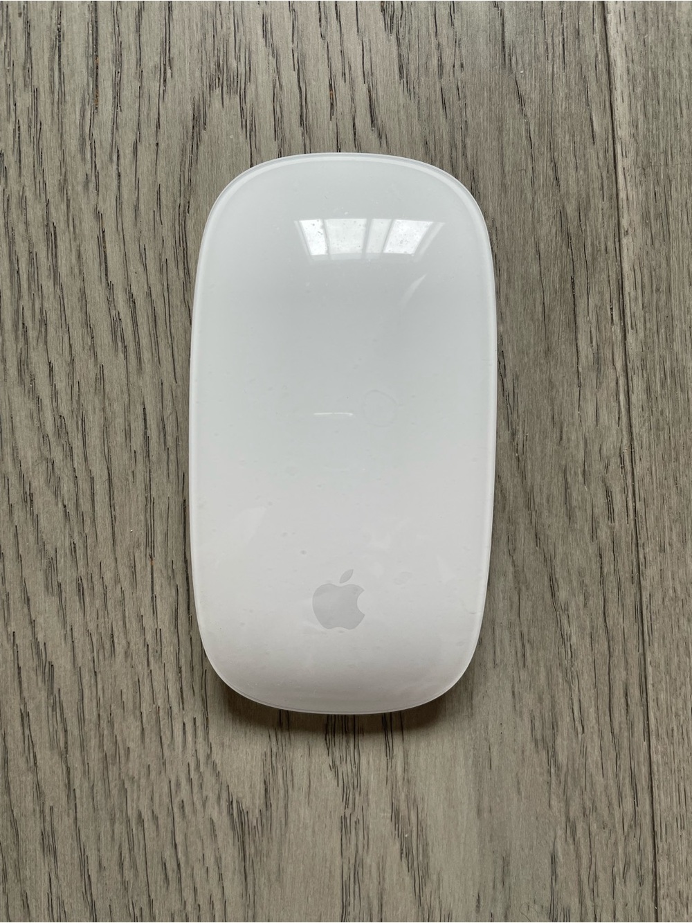 Apple White Magic Mouse - Glossy Bluetooth Touch Mouse